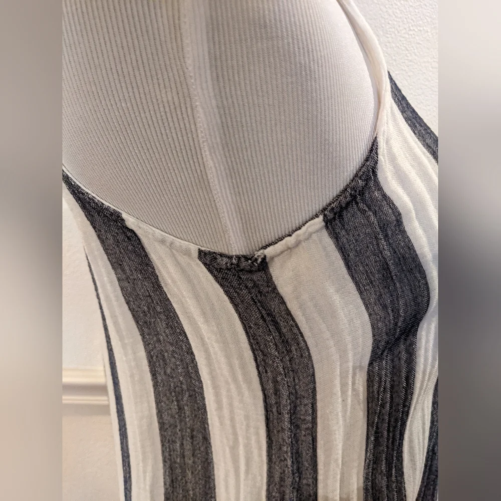 cloth & stone Swing Top w/Pockets - Picture 7 of 7